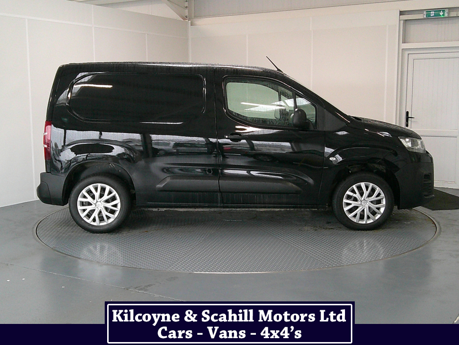 2021 Citroen Berlingo - image 9