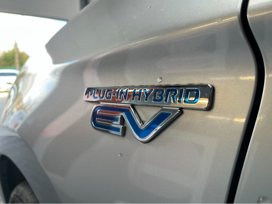 2019 Mitsubishi Outlander - image 9