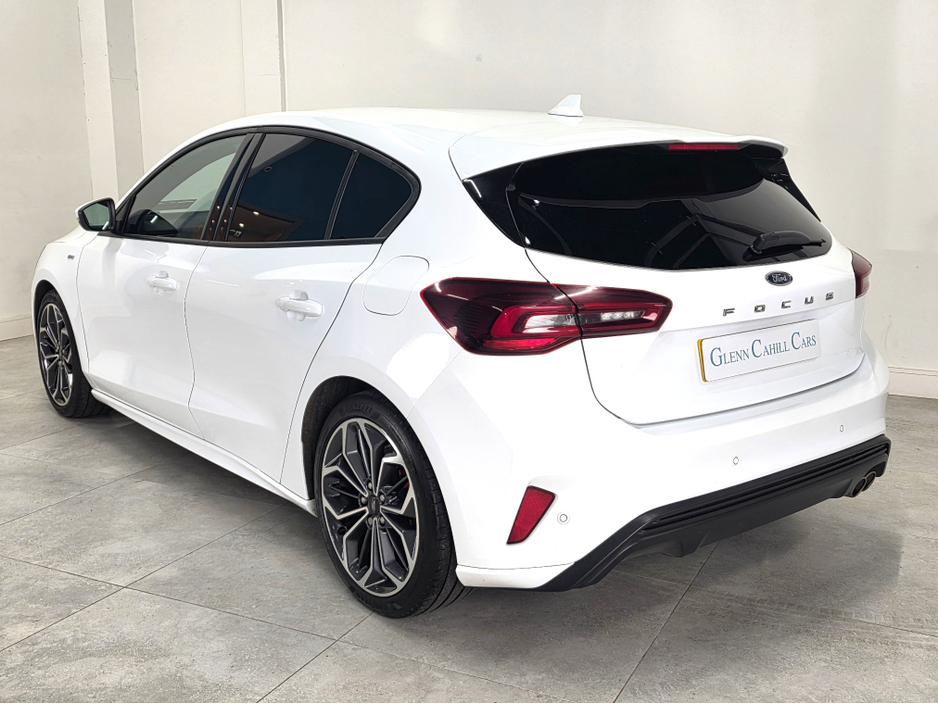 2023 Ford Focus - image 9