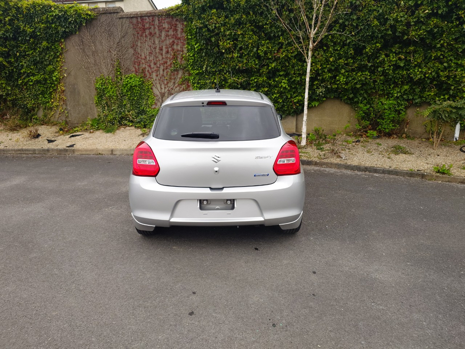 2017 Suzuki Swift - image 6