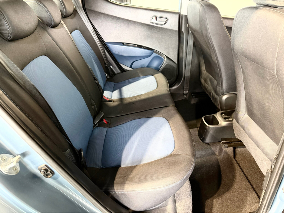 2017 Hyundai i10 - image 9