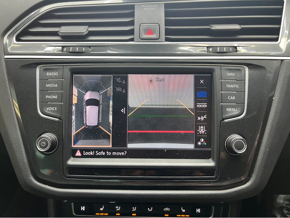 2017 Volkswagen Tiguan - image 21