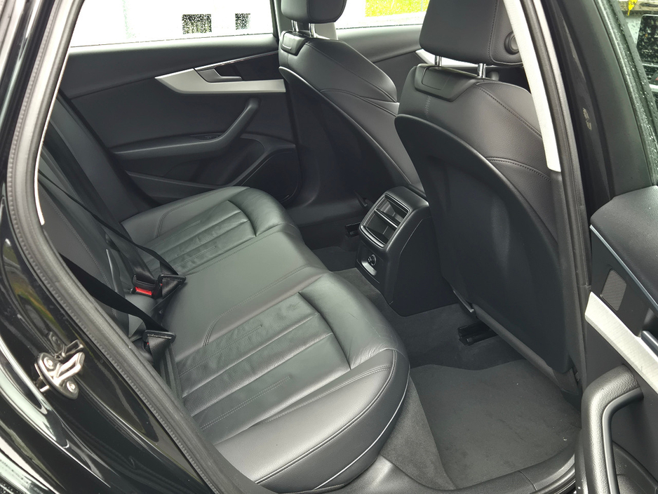 2018 Audi A4 - image 5