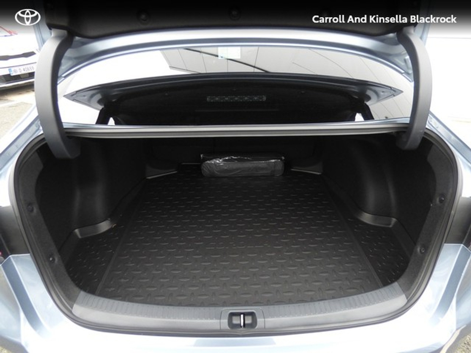 2023 Toyota Corolla Hybrid Luna Sport Saloon €28,950