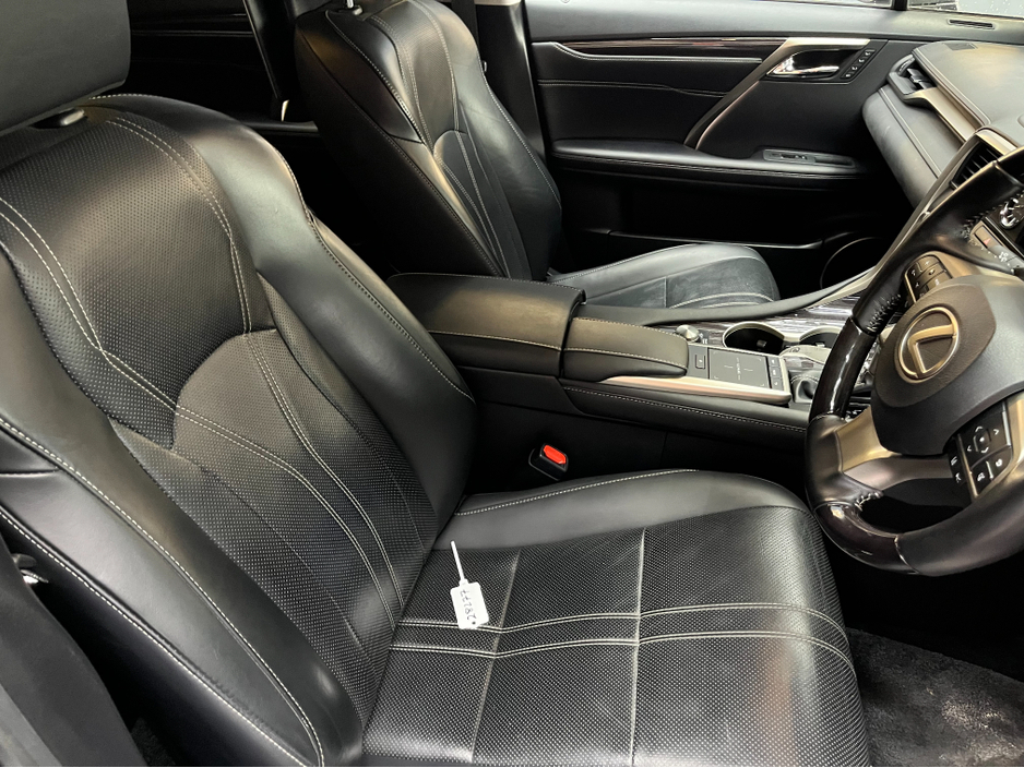 2020 Lexus RX 450hL - image 12