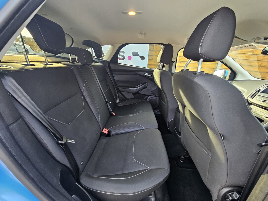 2017 Ford Focus - image 22