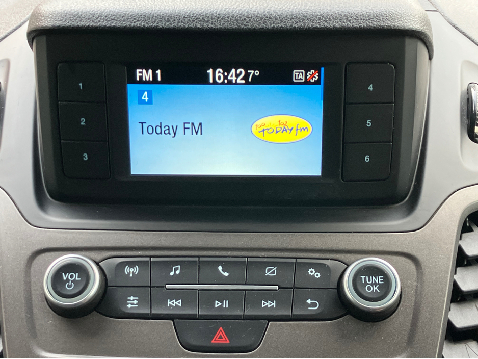 2020 Ford Transit Connect - image 10