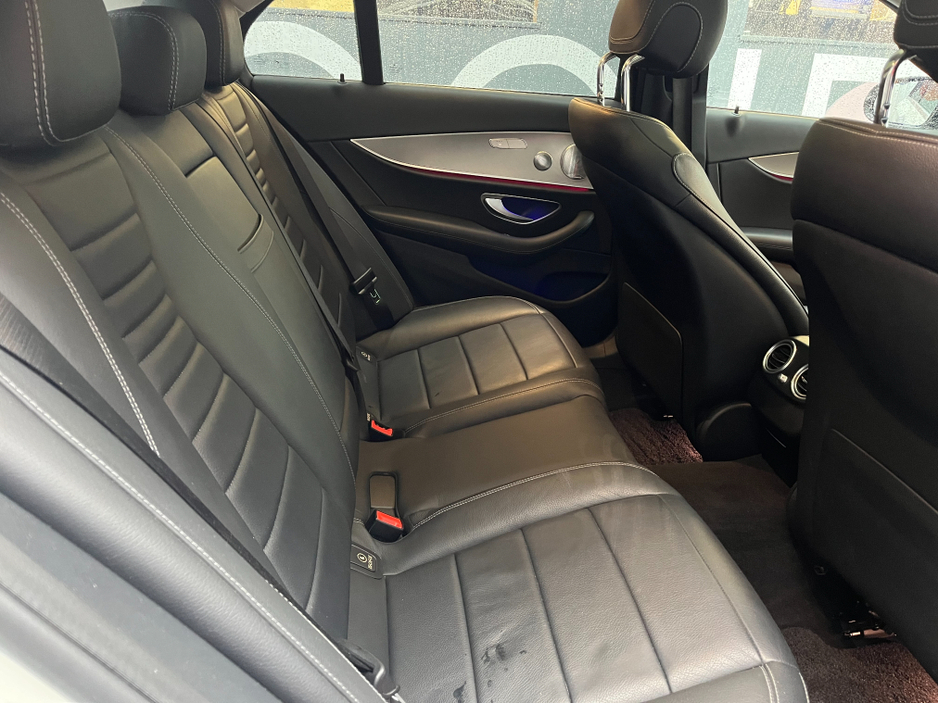 2019 Mercedes-Benz E Class 2019 MERCEDES-BENZ E220D ADVANTGARDE 2.0 AUTOMATIC / CRUISE CONTROL / 360° PARKING CAMERA / ELECTRIC MEMORY & HEATED SEATS / PANORAMIC SUNROOF / PADDLE SHIFTERS / APPLE CARPLAY / AMBIENT LIGHTS