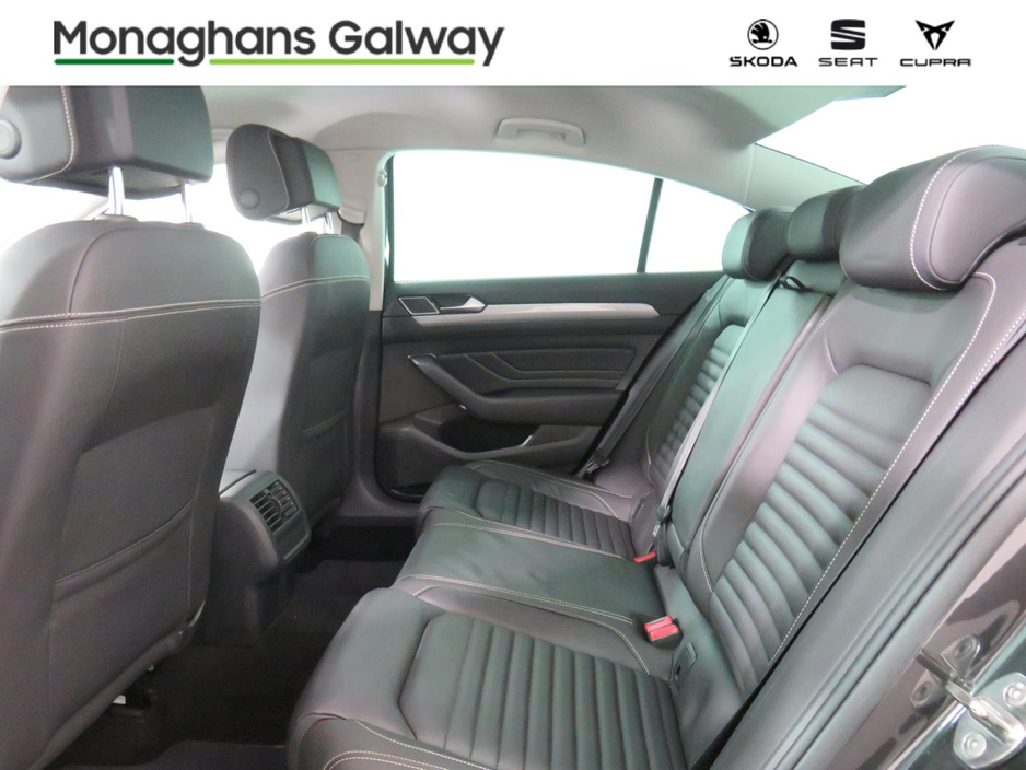 2020 Volkswagen Passat - image 14