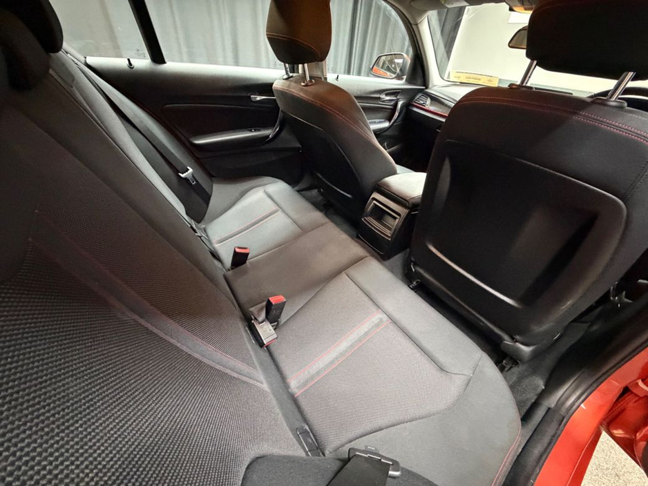 2016 BMW 1 Series - image 30