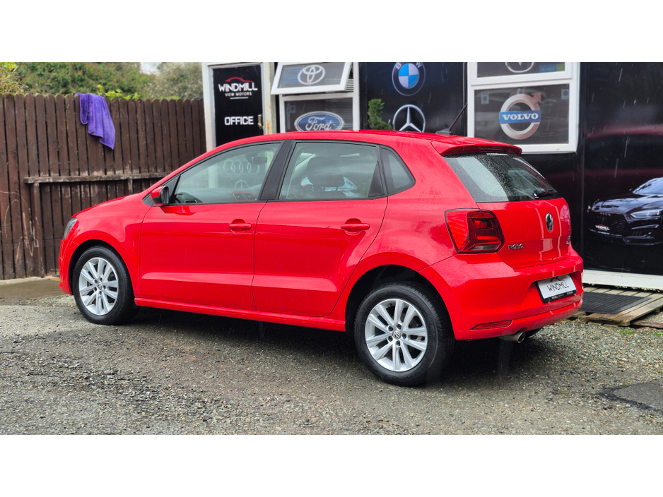 2017 Volkswagen Polo - image 6