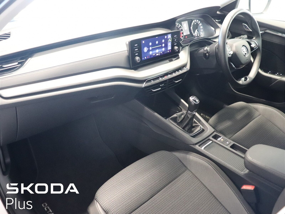 2023 Skoda Octavia - image 22
