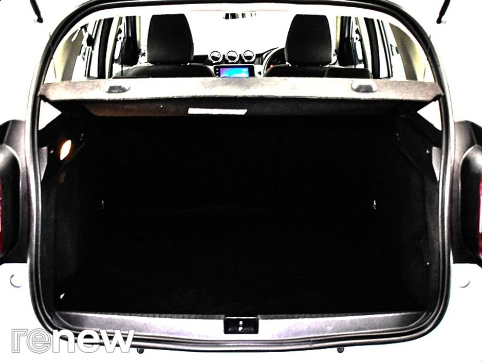 2021 Dacia Duster - image 12