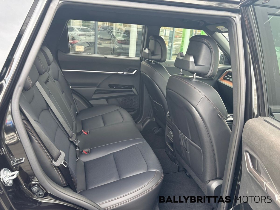 2026 KGM TORRES EVX - image 8