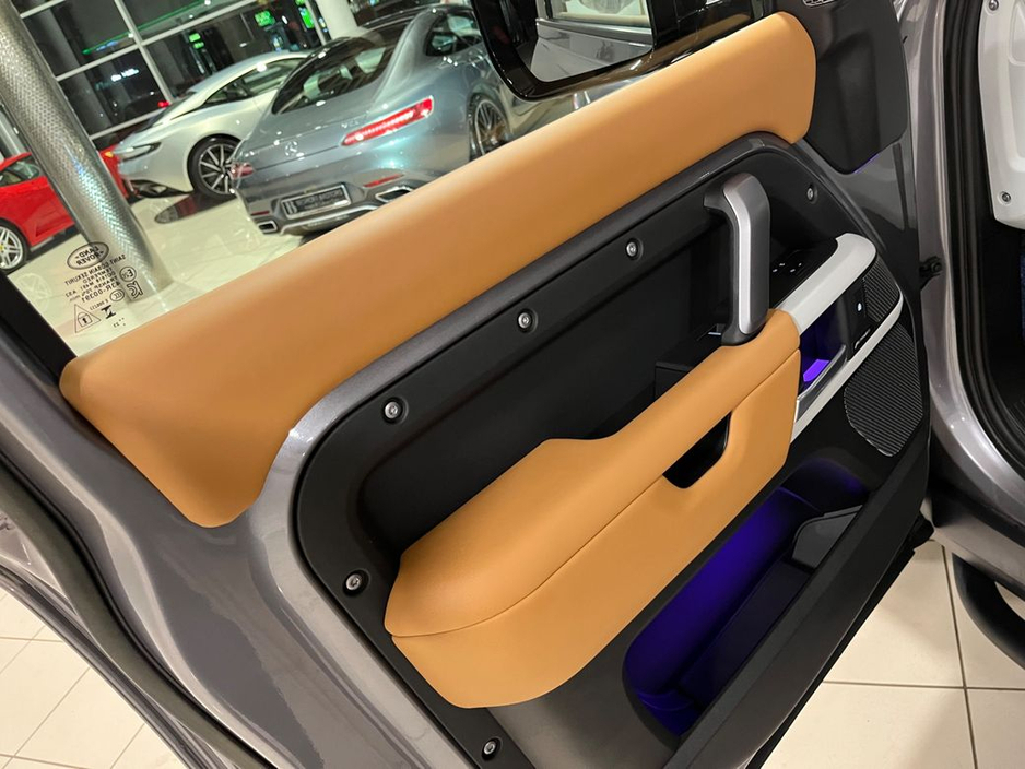 2023 Land Rover Defender - image 32