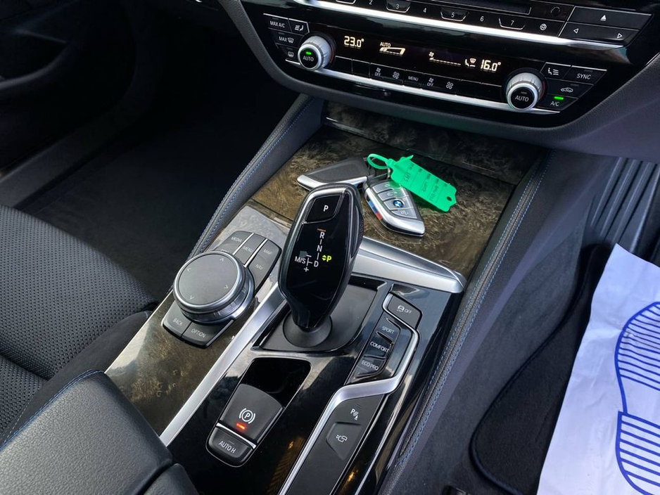 2018 BMW 5 Series 523d M-SPORT COMPETITION 2.0 AUTO // POWERED HALF ALCANTARA M-SPORT SEATS // 360 PARKING CAMERA // DIGITAL CLUSTER €28,900