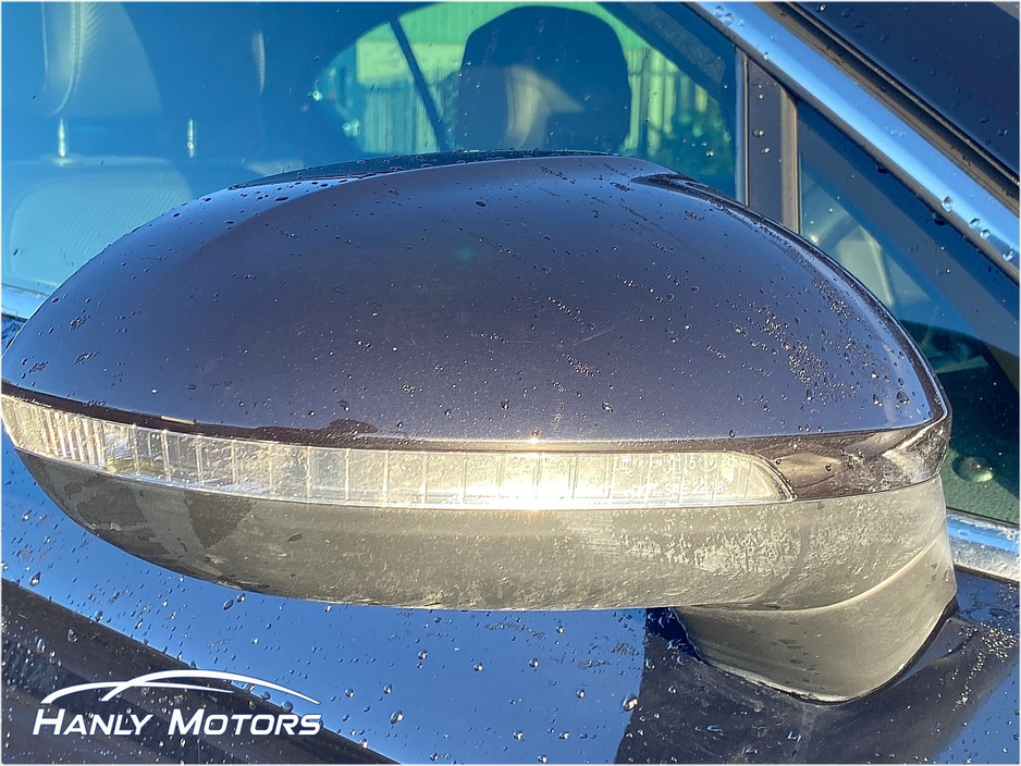 2020 Volkswagen Passat - image 25