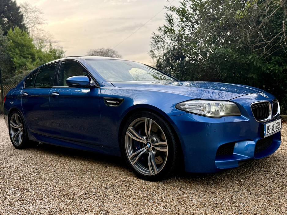 2015 BMW M5 - image 2