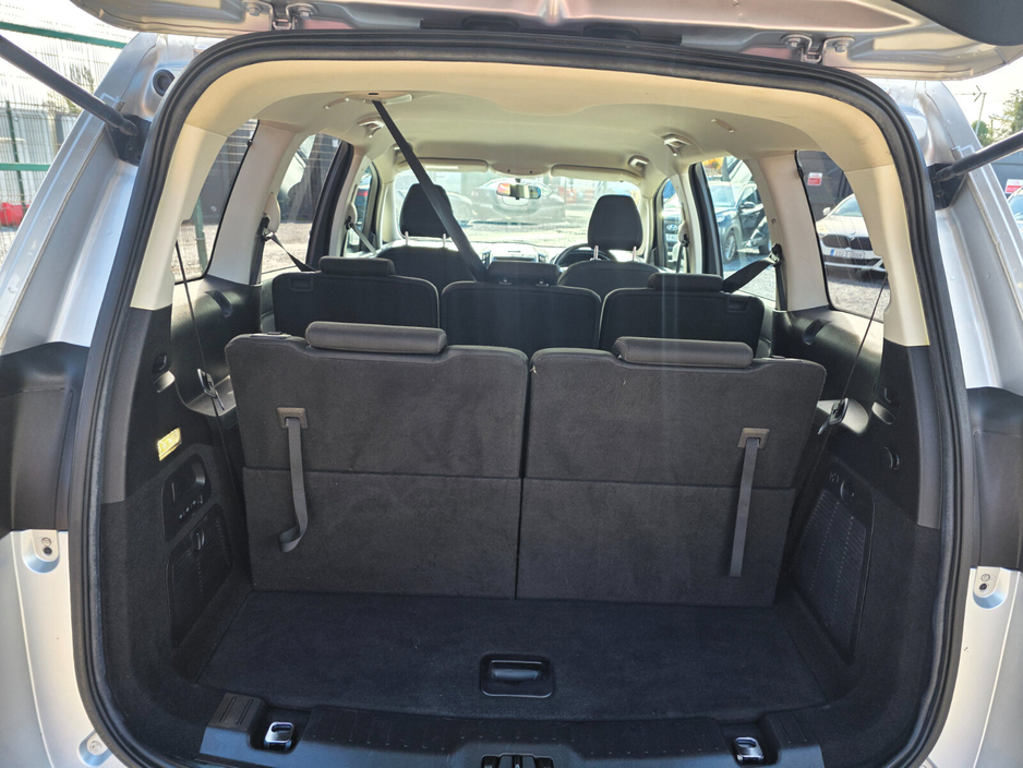 2018 Ford Galaxy - image 6