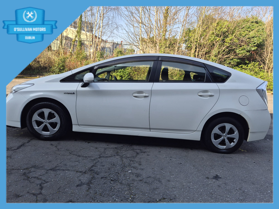 2015 Toyota Prius - image 5