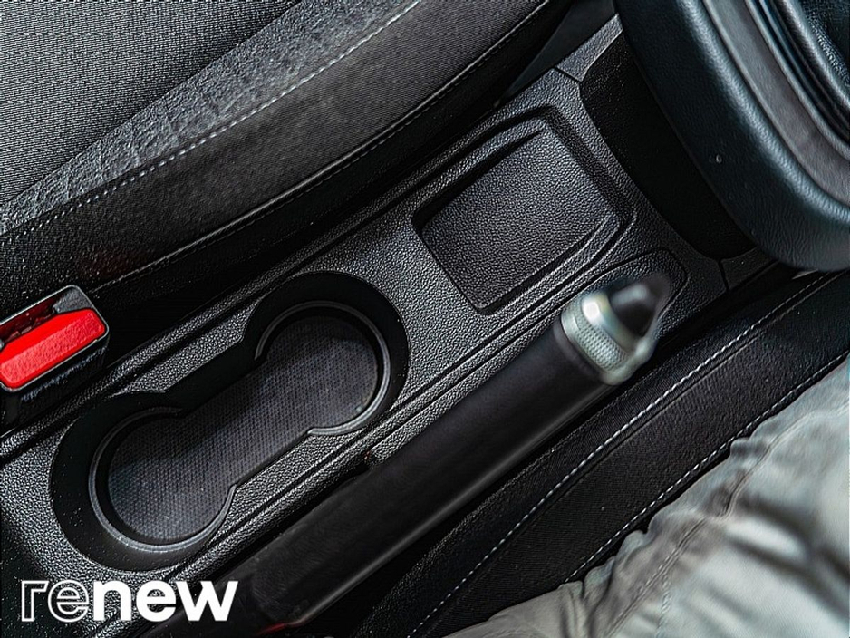 2023 Renault Clio - image 21