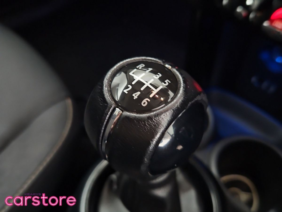 2015 MINI Hatch ONE 1.2 5 DR €11,880