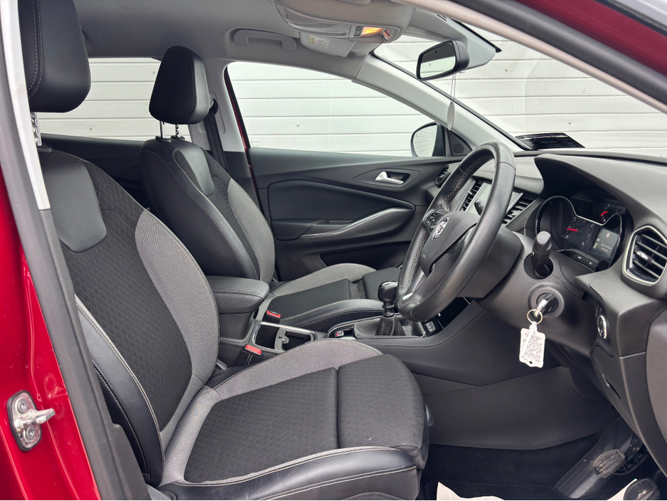 2020 Opel Grandland X - image 5