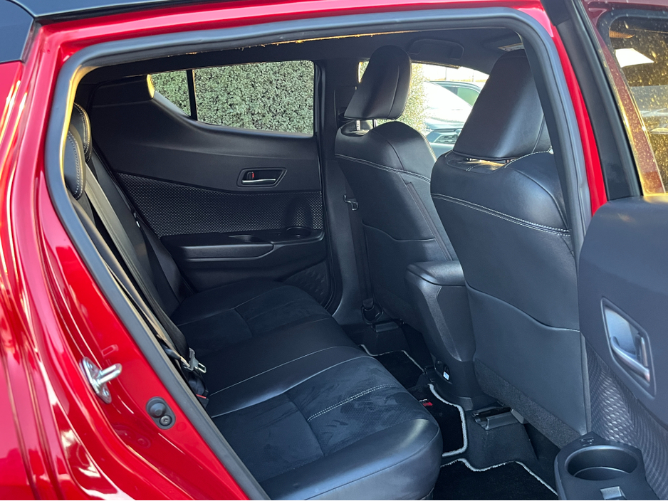 2020 Toyota C-HR GR SPORT AUTOMATIC HYBRID 1.8 PETROL //MASSIVE SPEC//HALF LEATHER HEATED SEATS//360 PARKING CAMERAS//KEYLESS ENTRY//LOW MILES// €24,950