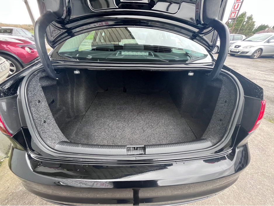 2017 Volkswagen Jetta - image 8