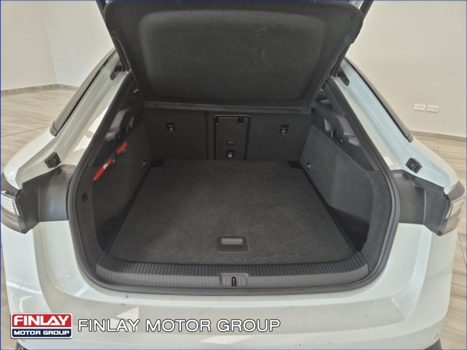 2024 Volkswagen ID.7 PRO 77kWh 286HP - Massage Seats, Half leather €39,995