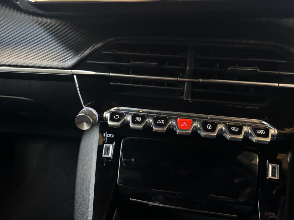 2023 Peugeot 2008 - image 14