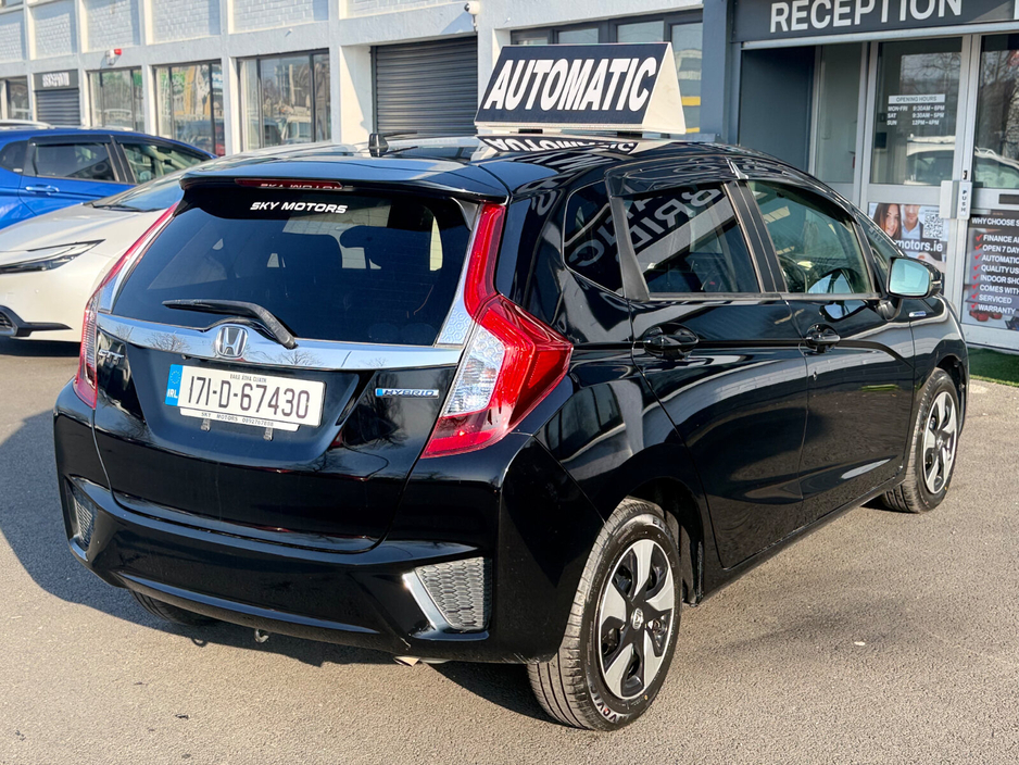 2017 Honda Fit - image 7