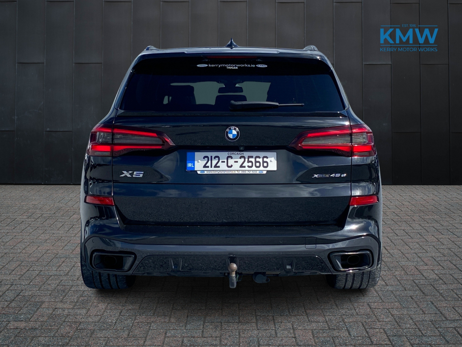 2021 BMW X5 - image 5