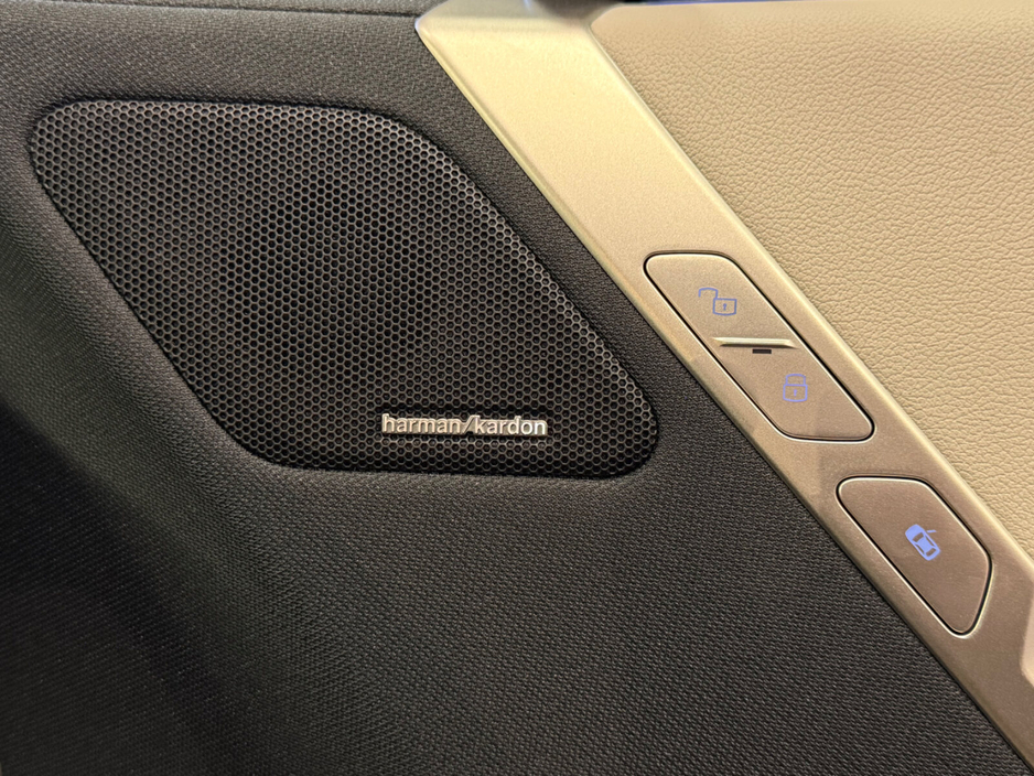 2023 BMW iX - image 23