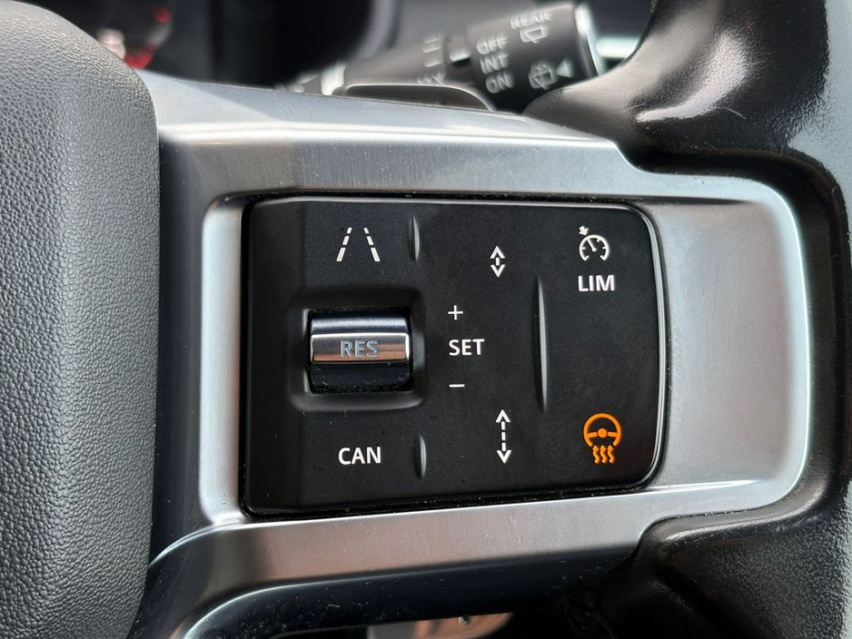 2024 Land Rover Discovery - image 13