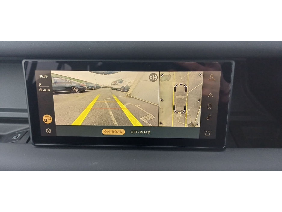 2024 Land Rover Defender - image 8