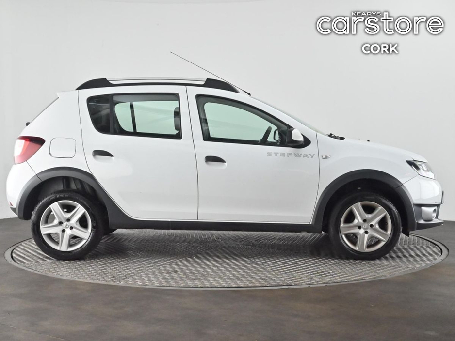 2016 Dacia Sandero Stepway - image 2