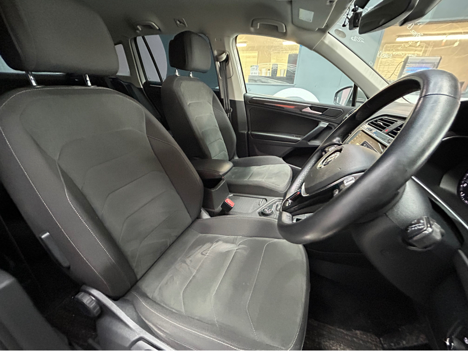 2018 Volkswagen Tiguan - image 6