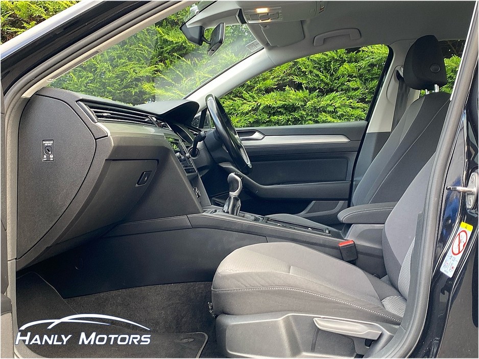 2020 Volkswagen Passat - image 14