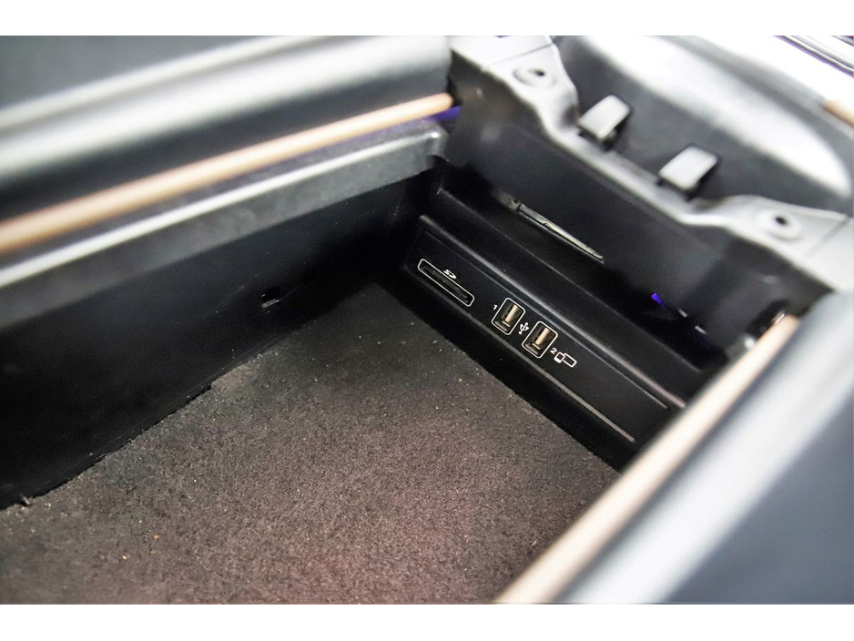 2018 Mercedes-Benz E Class - image 23