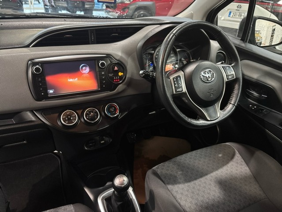 2015 Toyota Yaris 1.0 5DR LUNA MC €8,995