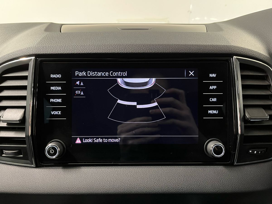 2022 Skoda Karoq Ambition 1.0TSI 110BHP - Parking Sensors - Climate Control - Cruise Control - Auto Lights/Wipers - Apple CarPlay/Android Auto €26,950