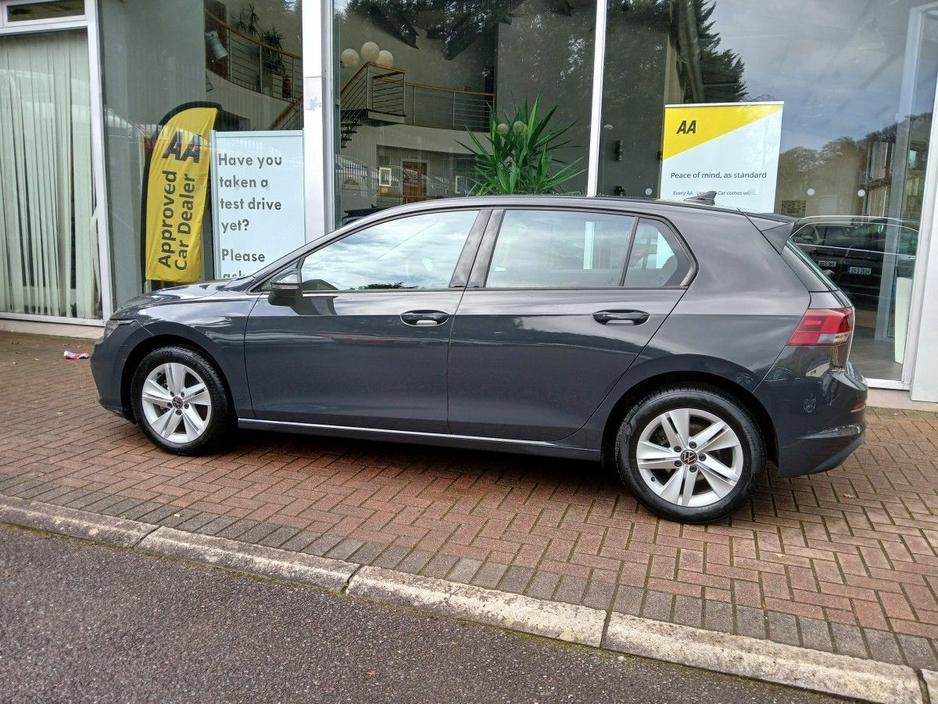 2023 Volkswagen Golf 2.0 TDI 115HP Life, Urano Grey, 1 owner, 60km. €28,500