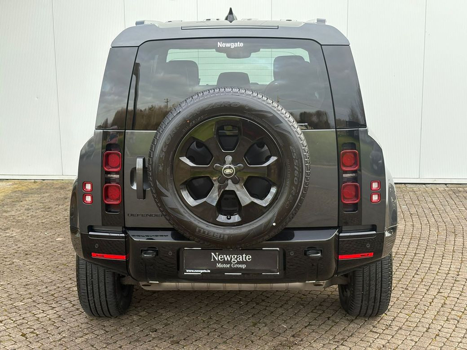 2025 Land Rover Defender - image 6