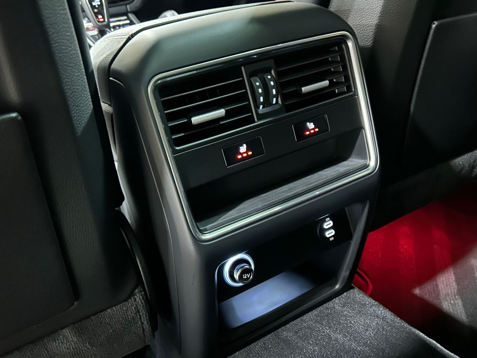2023 Porsche Cayenne - image 25