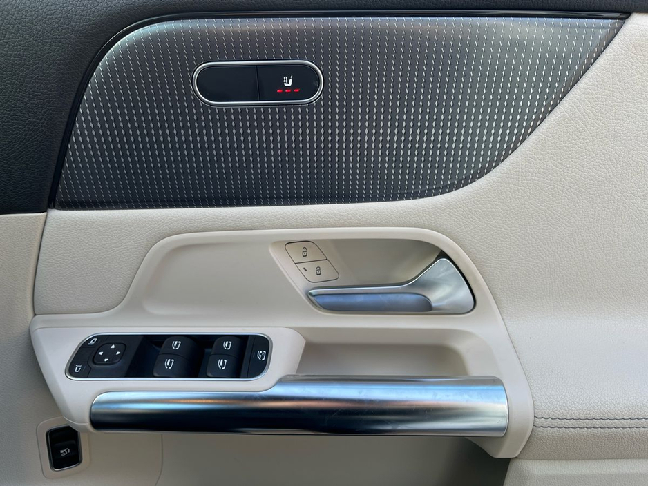 2022 Mercedes-Benz GLA Class - image 23