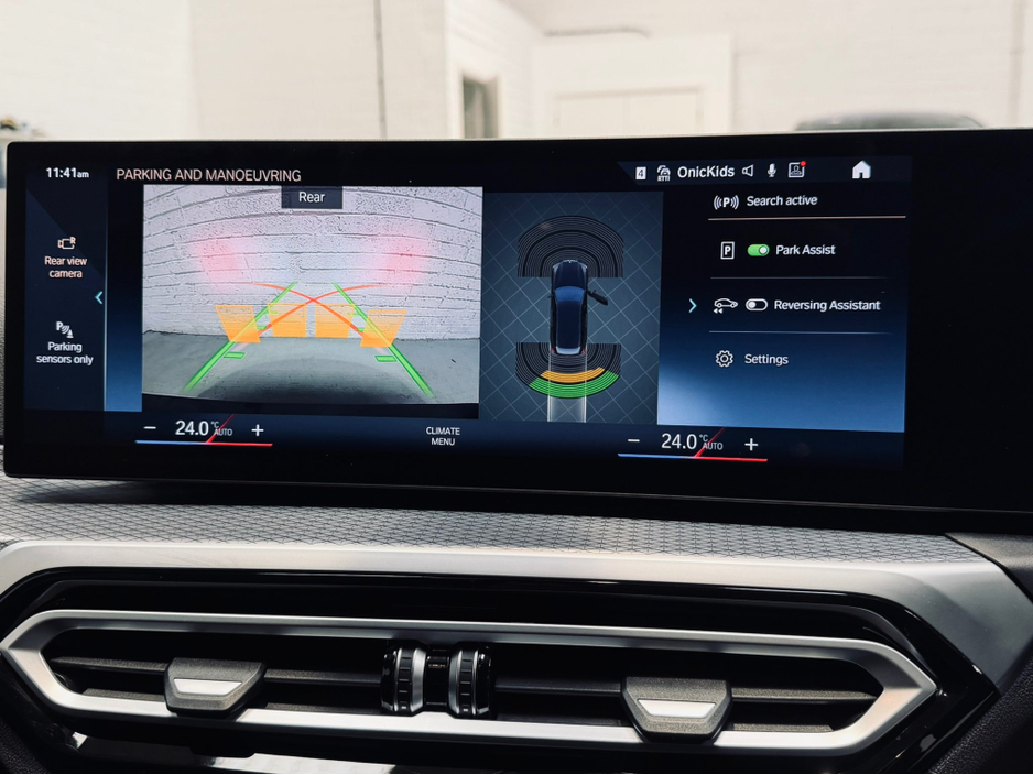 2023 BMW 3 Series - image 15