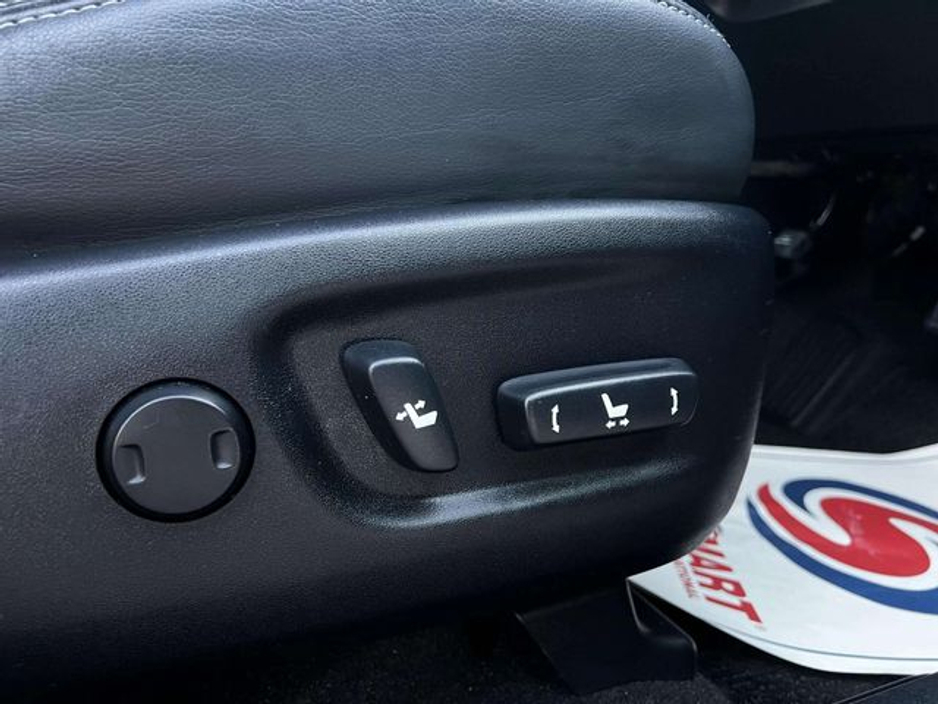 2017 Toyota Prius - image 30