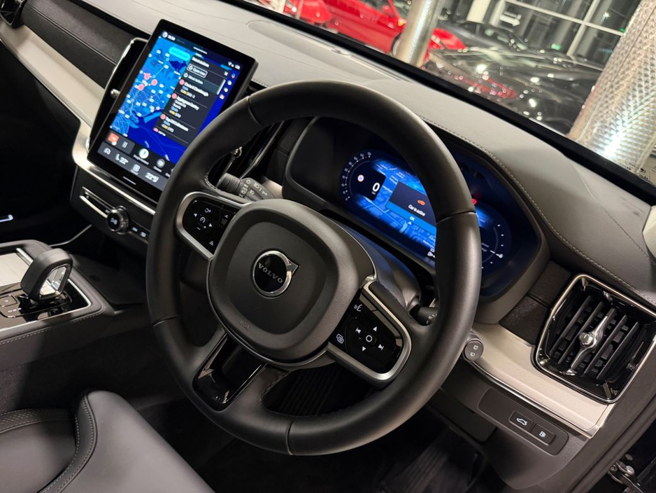 2025 Volvo XC90 - image 30