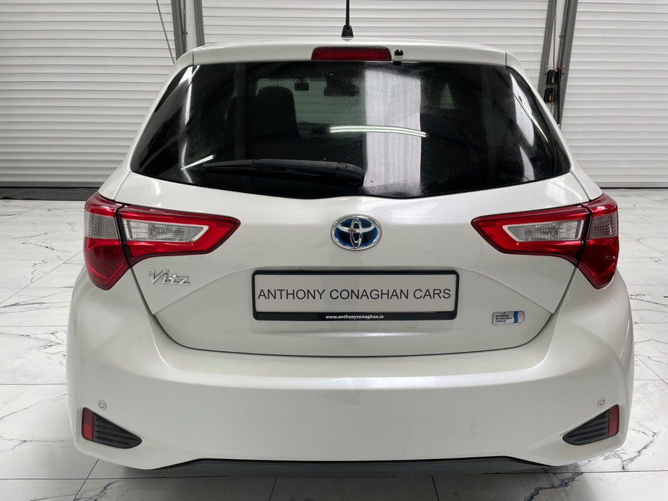 2017 Toyota Yaris - image 4